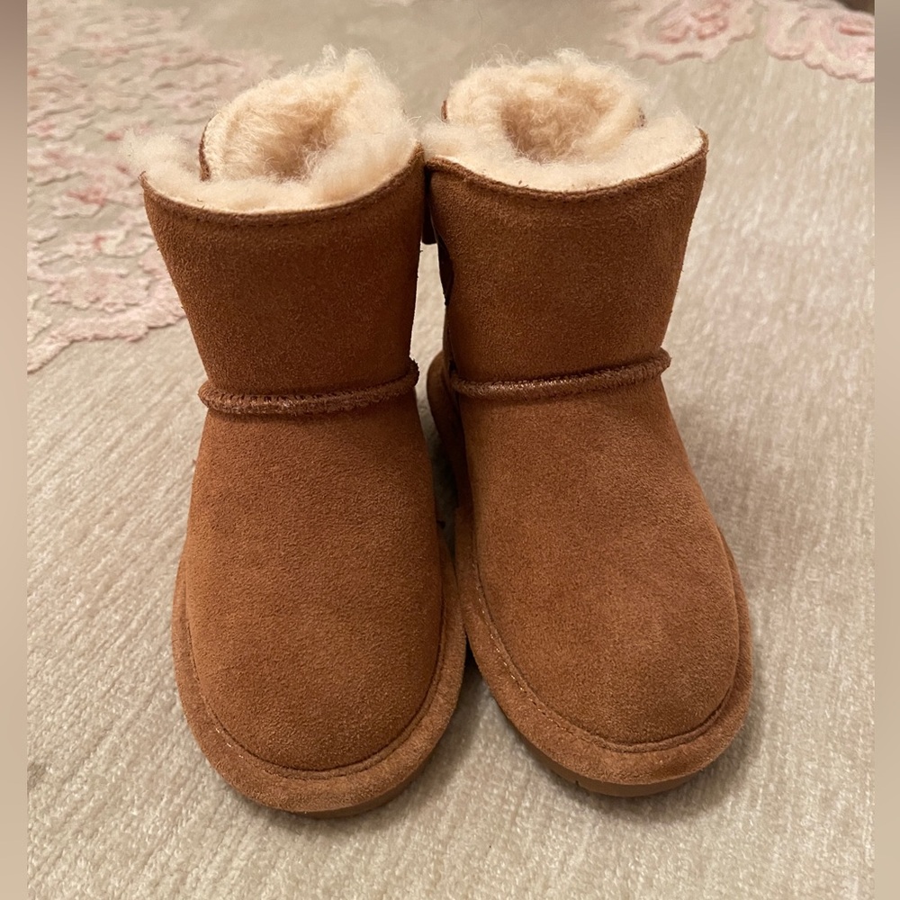NWOT Bearpaw suede and shearling winter boots